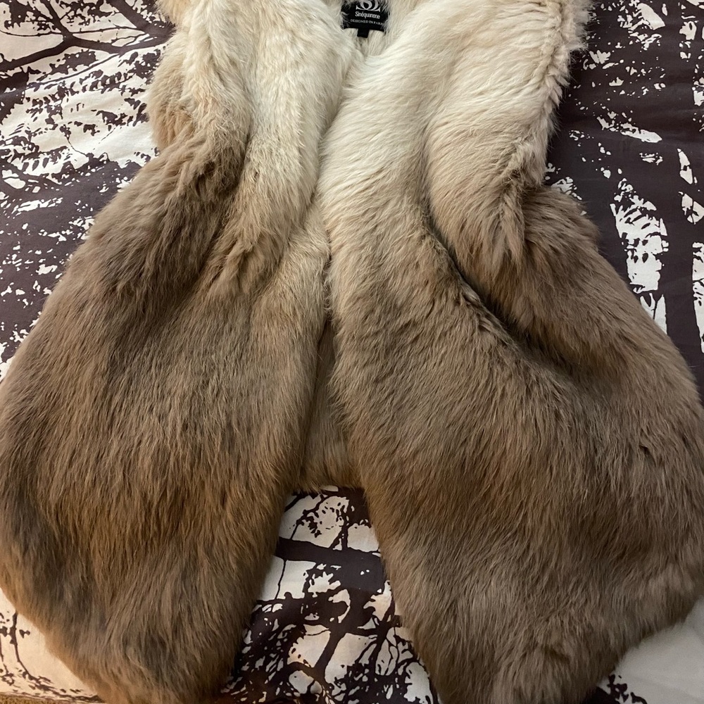 Sinequanone rabbit fur vest in mint mint condition